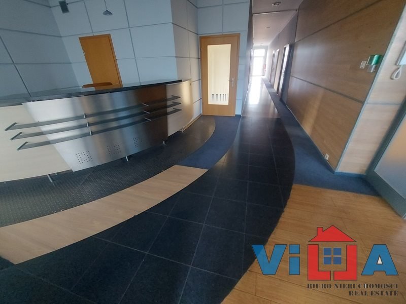 Przestronny lokal 171 m² z parkingiem i dostępem do mediów Zielona Góra, os. Zastalowskie  180m2 Foto 1