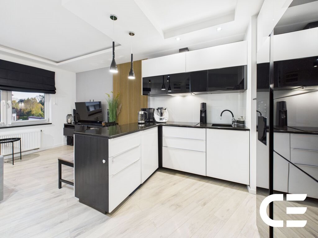 Dwupoziomowe 4-pokojowe mieszkanie z balkonami i klimatyzacją Krzeptów  77m2 Foto 1