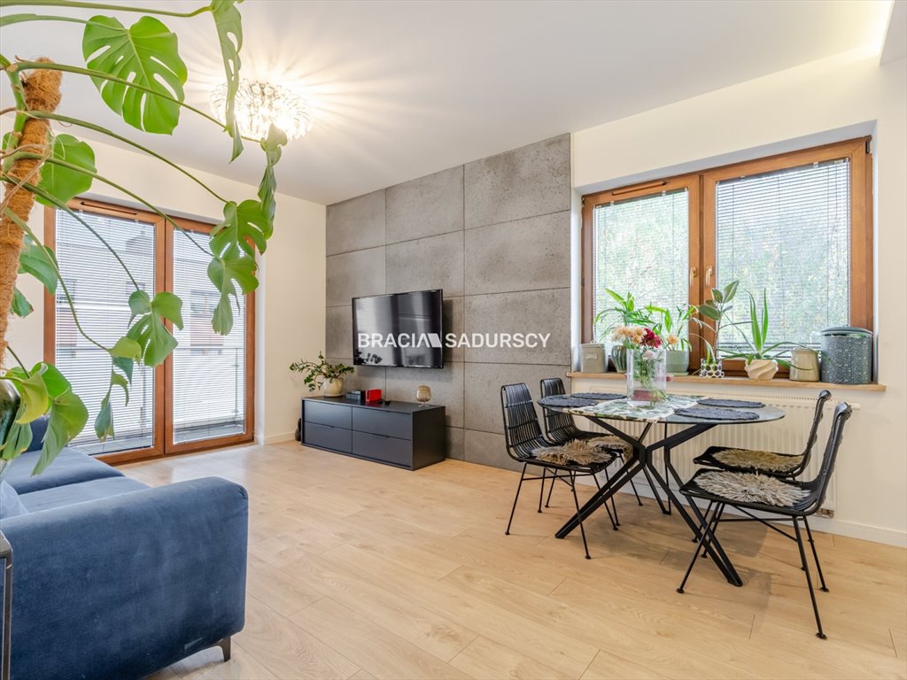 3-pokojowe mieszkanie 54 m² z dużym balkonem i garażem polecam! Kraków, Kliny, Kliny, Komuny Paryskiej  54m2 Foto 1