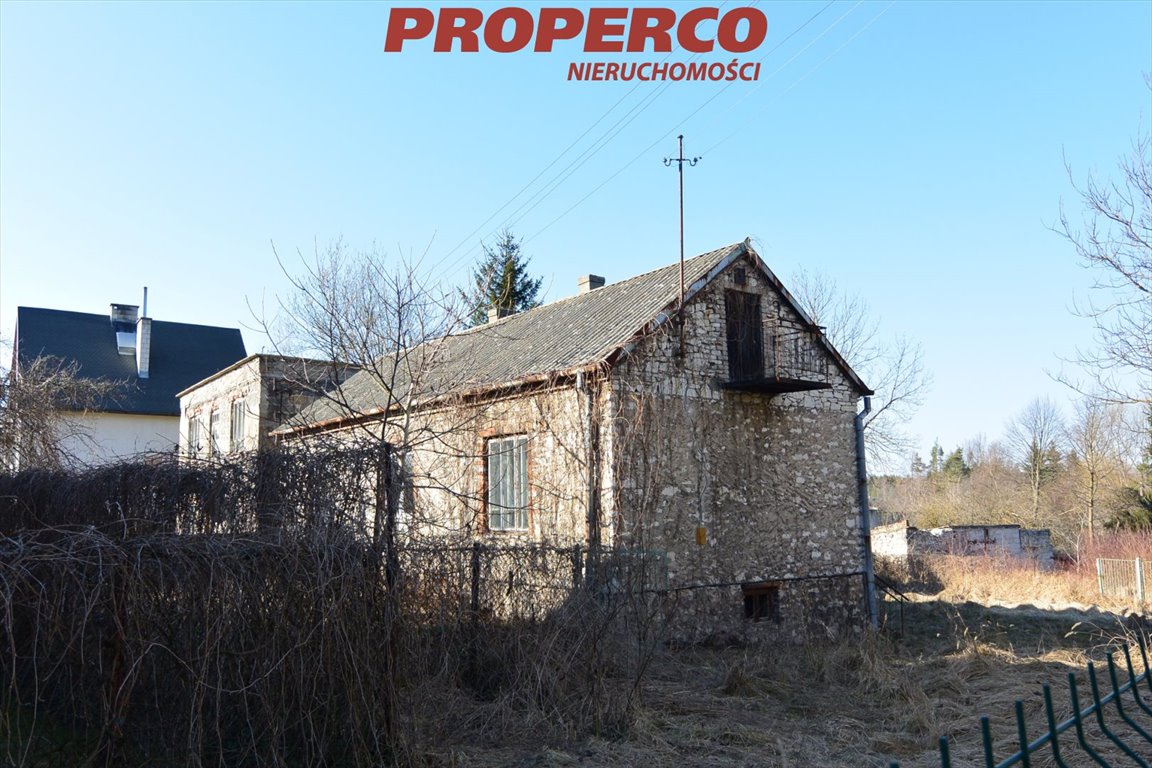 Dom do remontu na dużej działce 5800 m² w Wolicy zapraszam Chęciny, Wolica  50m2 Foto 1