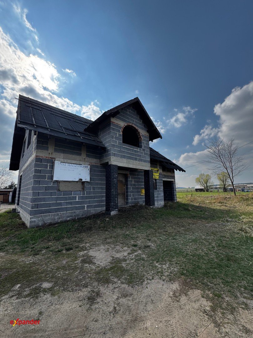 Dom z 6 pokojami, garażem i dużą działką 847m2 Turze  306m2 Foto 1