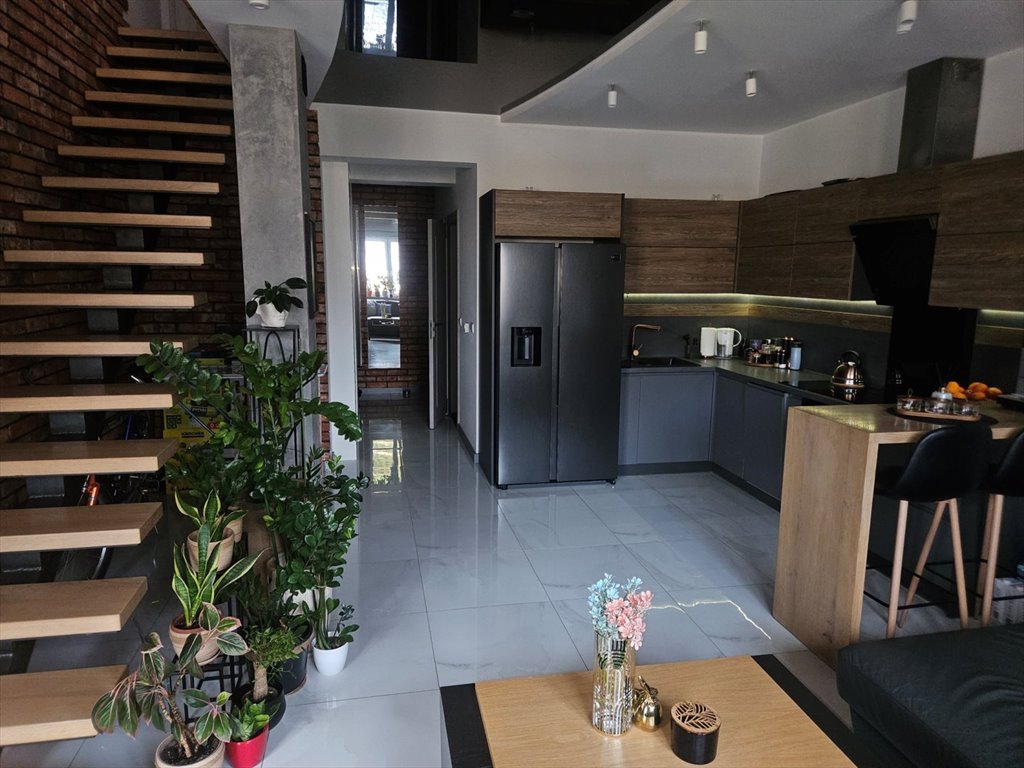 Do sprzedania luksusowe dwupoziomowe 83 m² z balkonem i komórką Świebodzice  83m2 Foto 1