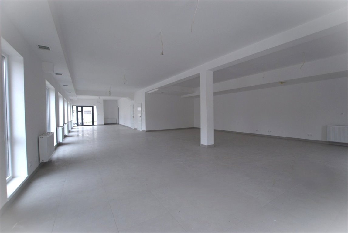 Nowoczesny lokal usługowy 175 m² na Barwinku w Kielcach Kielce  165m2 Foto 1