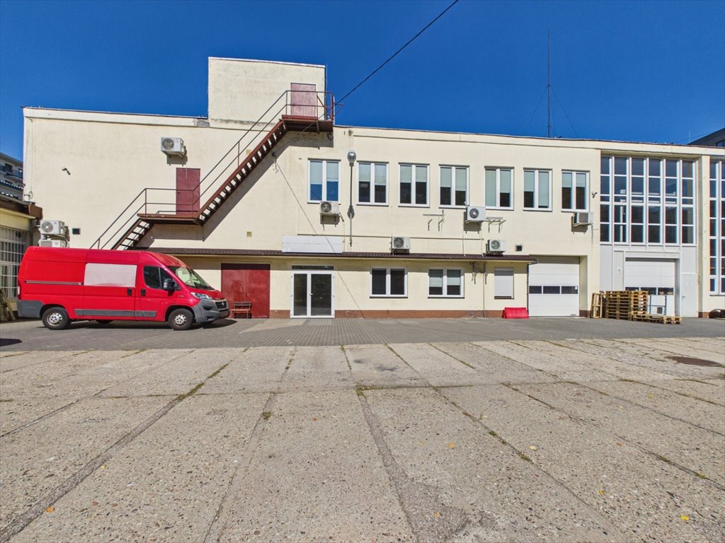 Na wynajem przestronna hala 352 m² z biurem 886 m² w Warszawie Warszawa, Wola, Nakielska 3  1 238m2 Foto 1