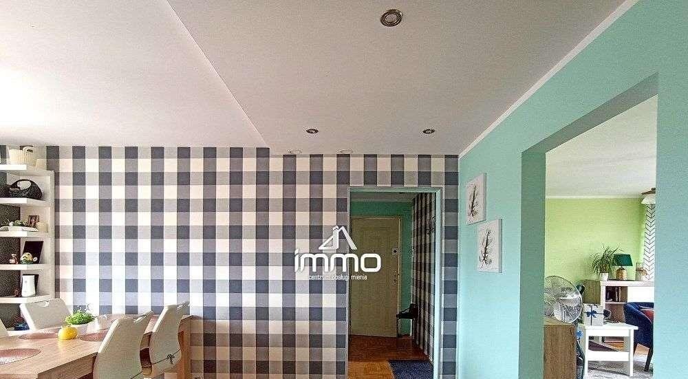 Mieszkanie trzypokojowe na sprzedaż Oleśnica, Sucharskiego  72m2 Foto 1