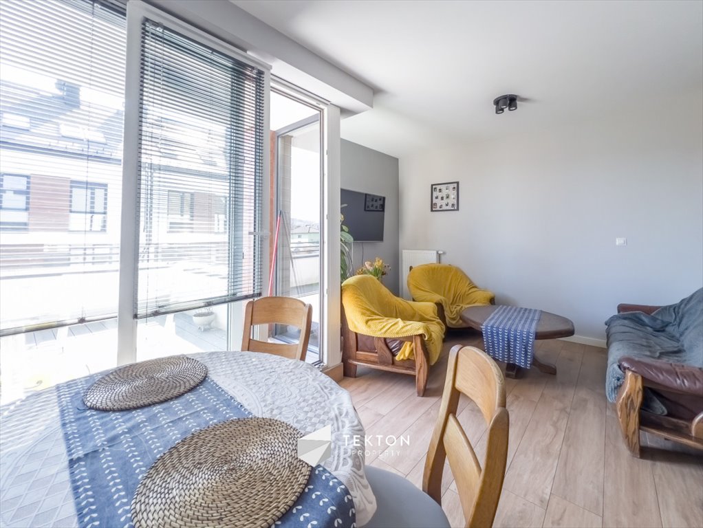 Mieszkanie czteropokojowe  na sprzedaż Wieliczka, Sadowa  87m2 Foto 1