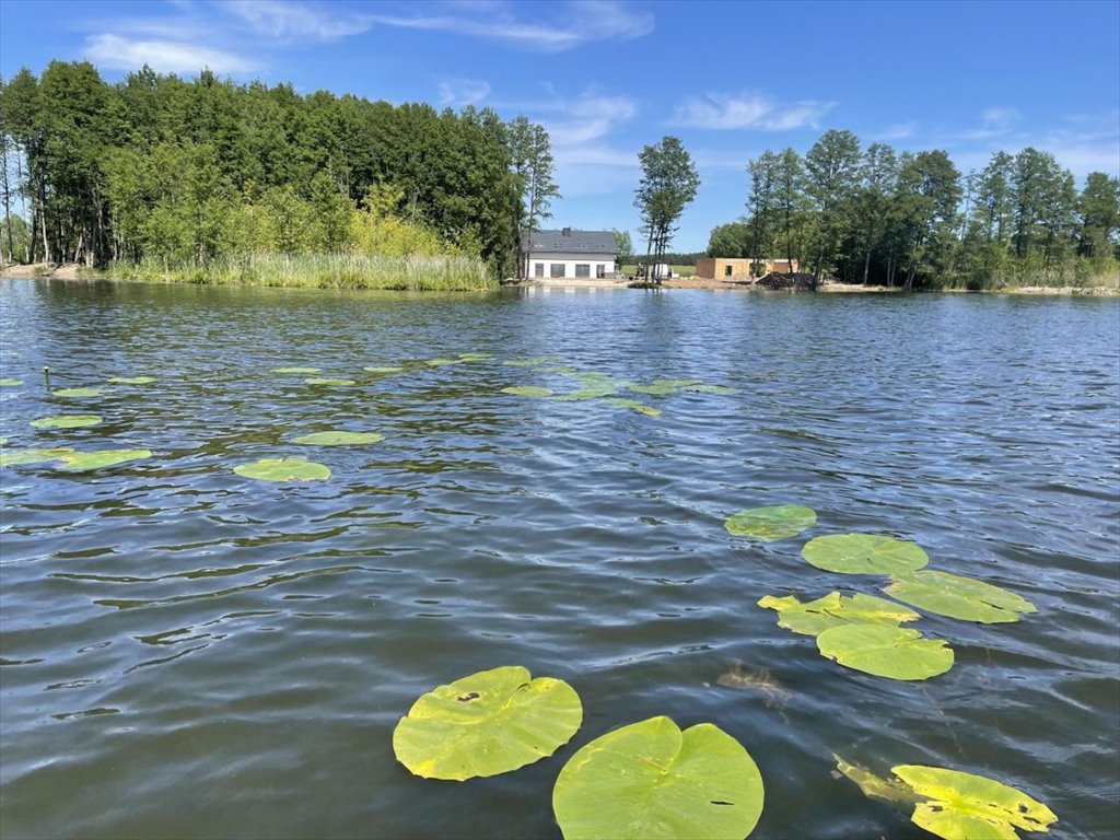 Dom nad jeziorem z prywatną plażą i pomostem Sława  115m2 Foto 1