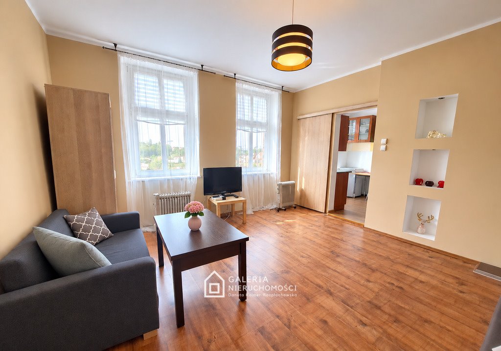 Kawalerka 33 m² w Gnieźnie, parking, wyposażona - polecam! Gniezno, Świętokrzyska  33m2 Foto 1