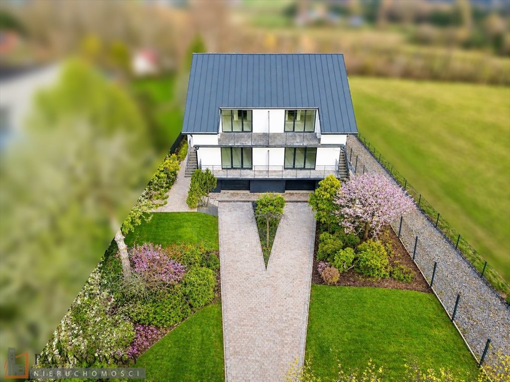 Przestronny dom 243 m2 z garażem, balkonami i ogrodem Węgrzce  243m2 Foto 1