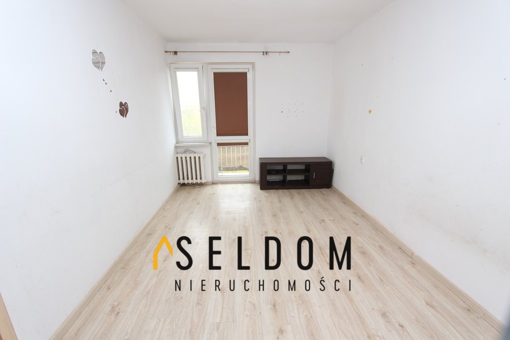 Mieszkanie do remontu z balkonem na V Osiedlu w Koninie Konin, Przemysłowa  34m2 Foto 1