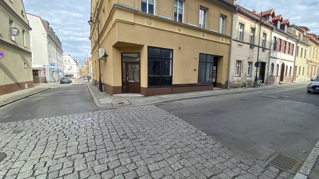 Lokal użytkowy na sprzedaż Oleśnica  65m2 Foto 2