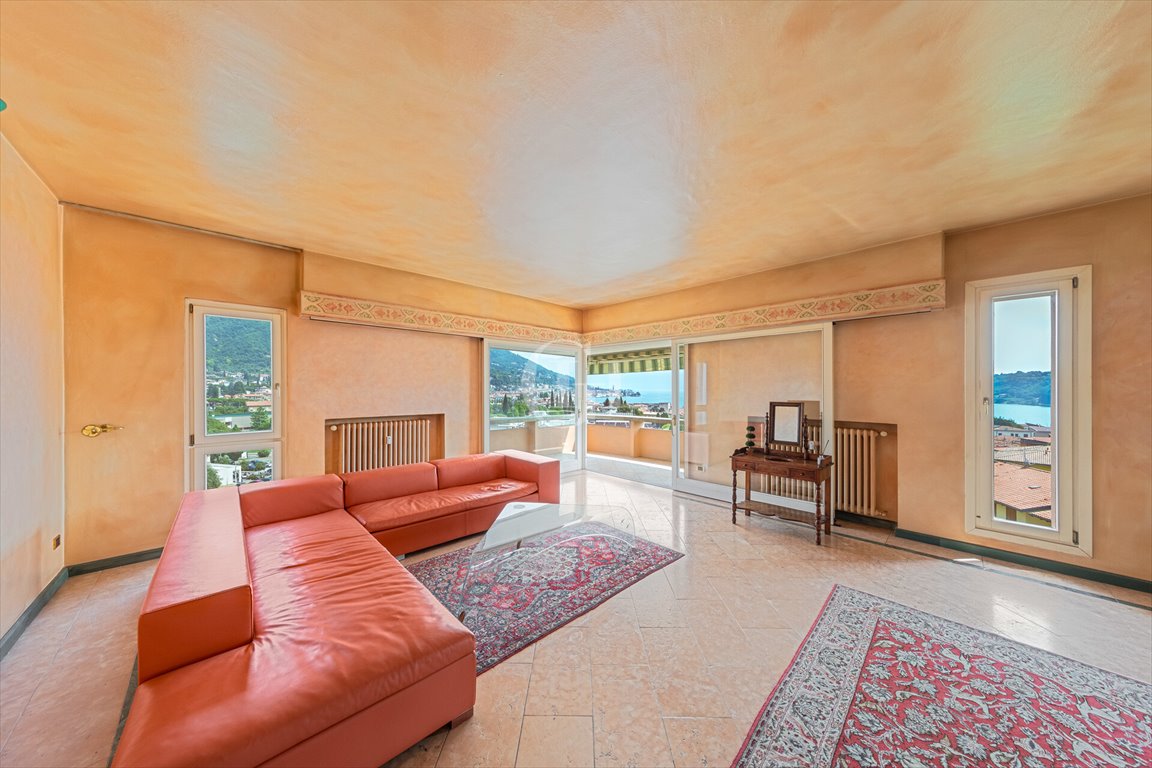 Ekskluzywny penthouse z widokiem na jezioro Garda, 143 m2 Włochy, Salò  143m2 Foto 1