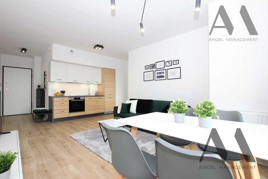 Nowoczesny 2 pok. apartament z balkonem i widokiem na rzekę: Wrocław: Walońska