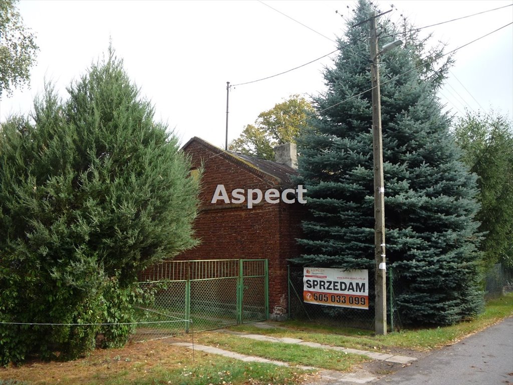 Dom do remontu z dużą działką i garażem w Krośniewicach Krośniewice, Szubsk Duży  75m2 Foto 1