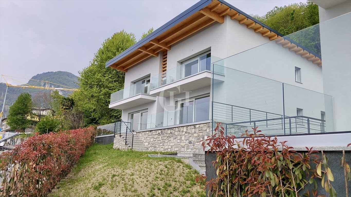 Nowoczesne mieszkanie z panoramicznym widokiem na jezioro Como Włochy, Como  98m2 Foto 1