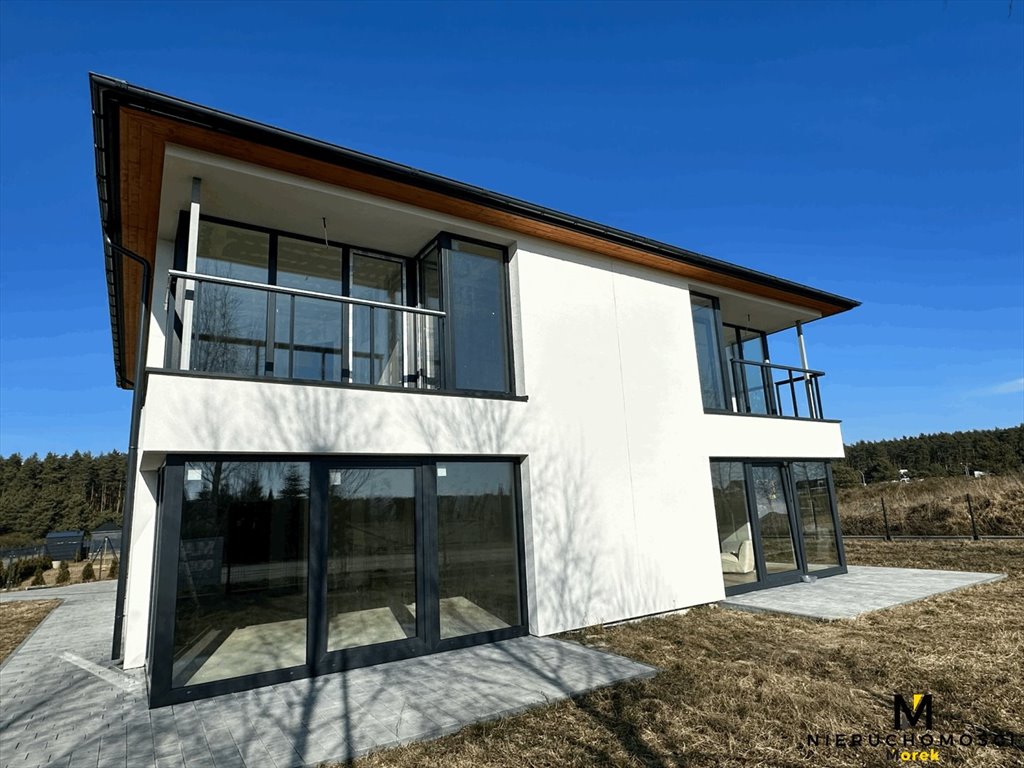 Dom bliźniak z garażem i dużym ogrodem w Charzynie Charzyno  133m2 Foto 1