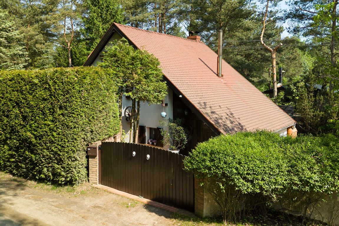 Urokliwy dom w lesie z możliwością rozbudowy, 130 m2 Kamińsko, ulica Rekreacyjna  130m2 Foto 1