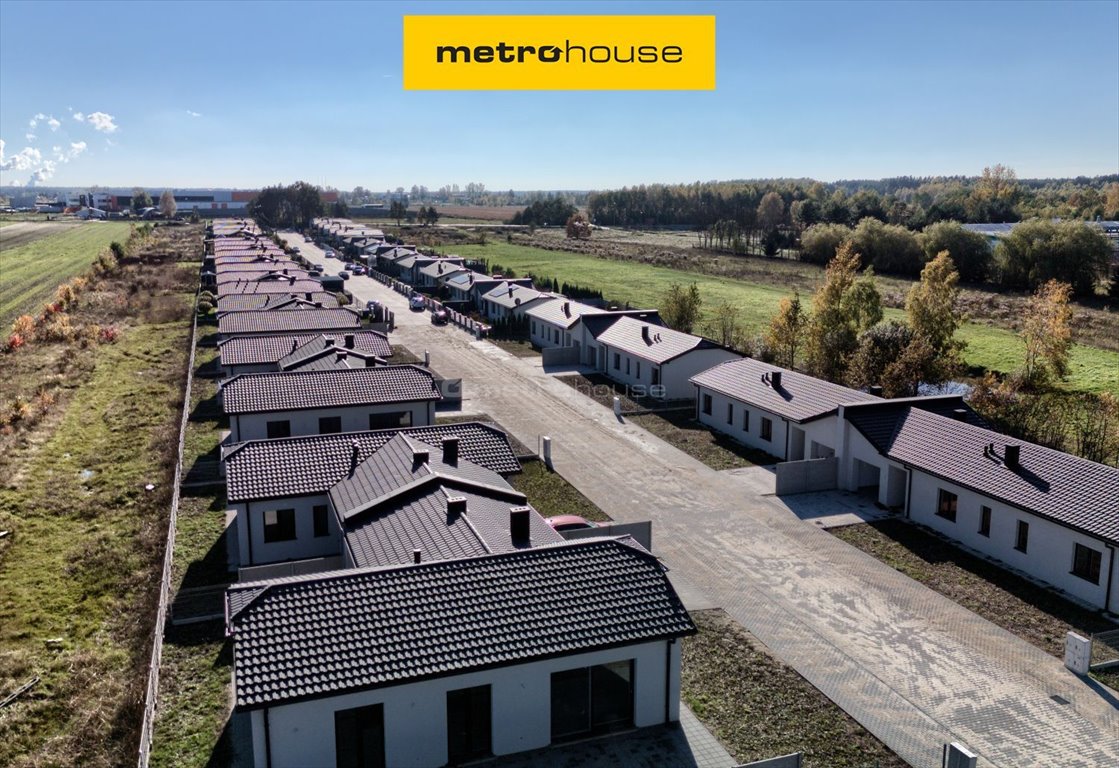 Nowoczesny dom 106m² z garażem i ogrodem w Ławach Ławy  106m2 Foto 1