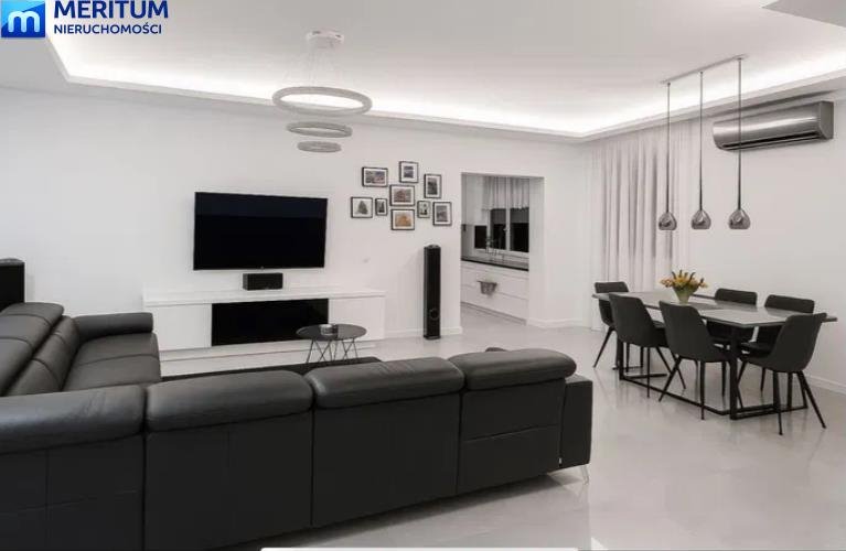 Przestronny dom 160 m2 z garażem i poddaszem Rozalin Rozalin  161m2 Foto 1