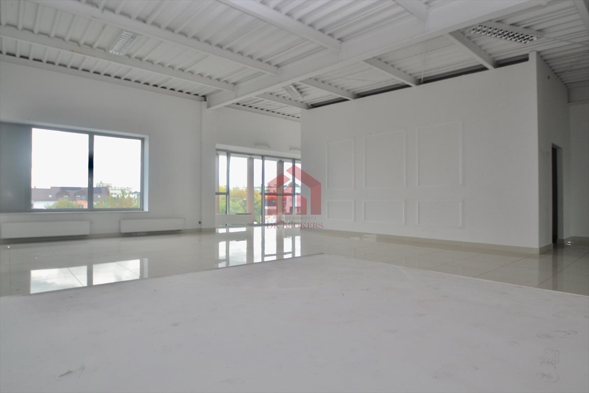 Lokal usługowy 100 m2 w centrum Dębicy, witryna, parking Dębica, Rzeszowska  100m2 Foto 1