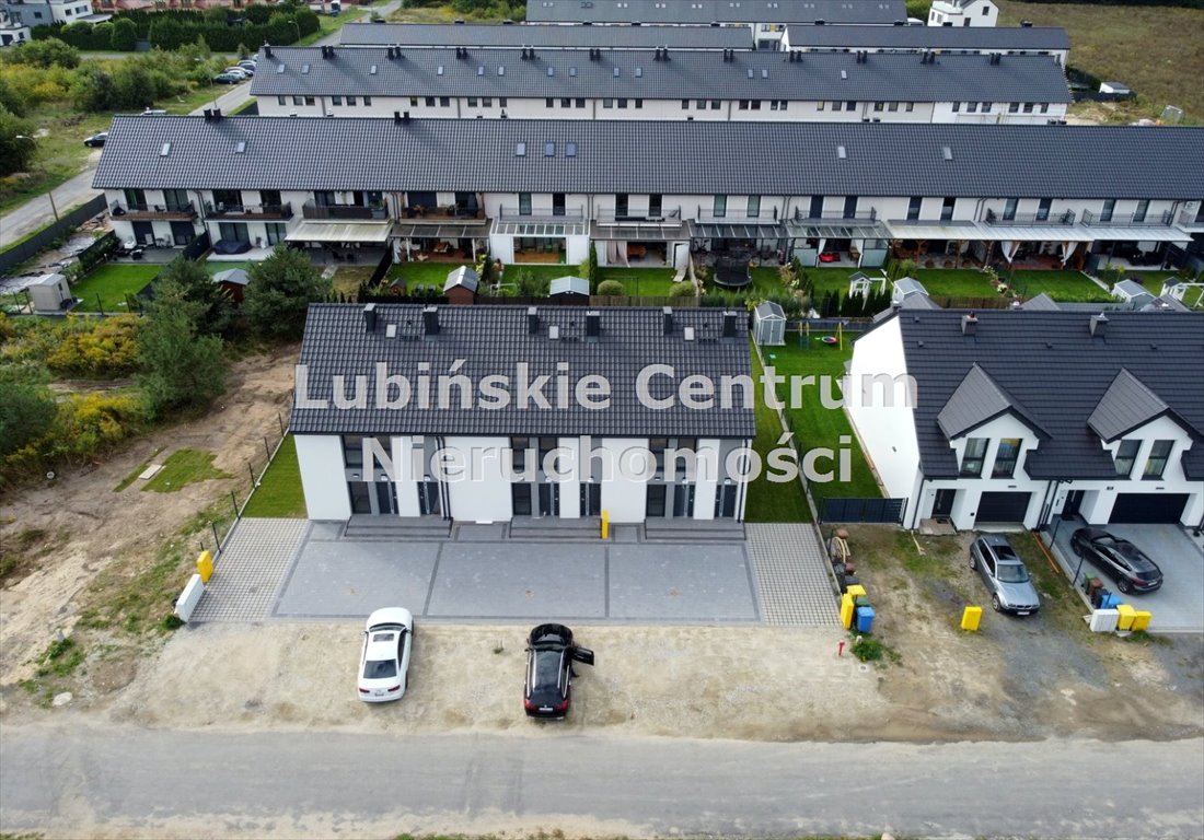 Do sprzedania przestronne 3-pokojowe mieszkanie z balkonem i miejscem postojowym Lubin, Ustronie  56m2 Foto 1