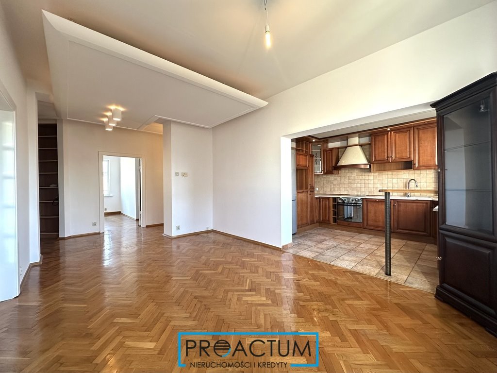 Sprzedam przestronne 120m² mieszkanie z balkonem i niskim czynszem Toruń, Jana Matejki  120m2 Foto 1