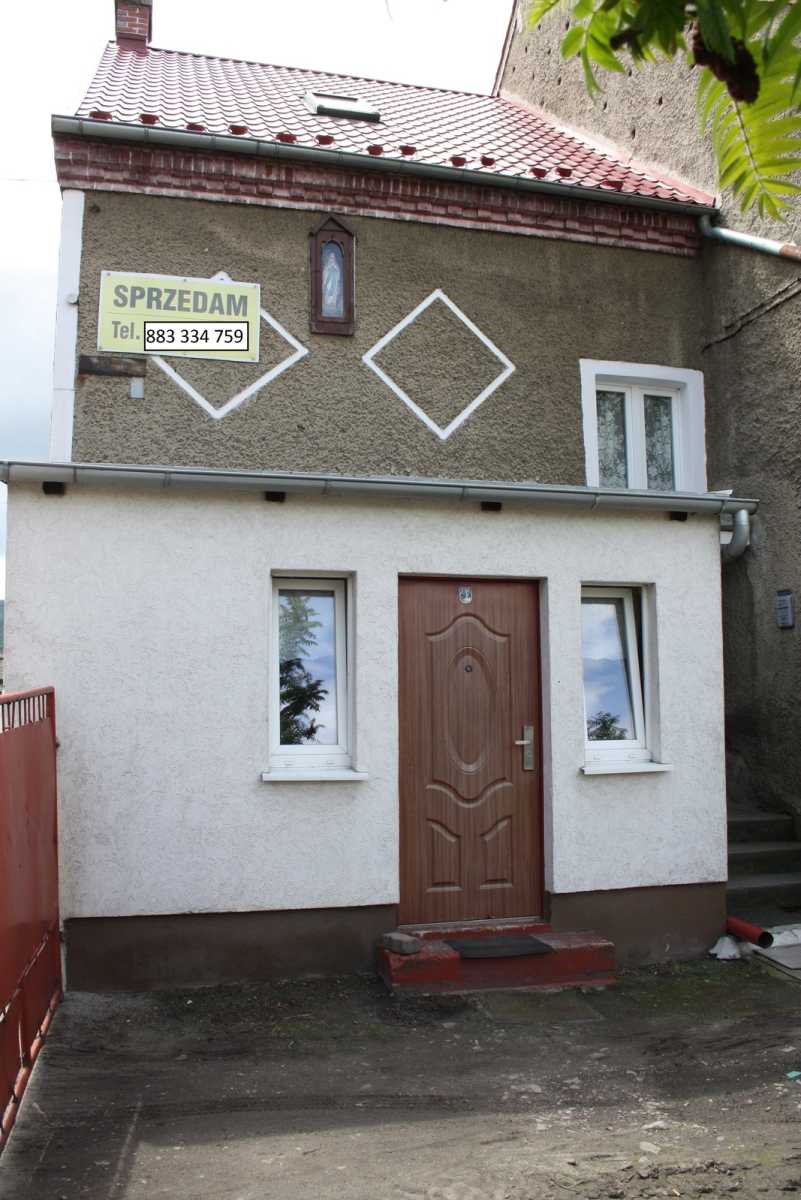 Siedlisko z halą i domem 1500 m2 w Pieszycach Pieszyce  1 500m2 Foto 1