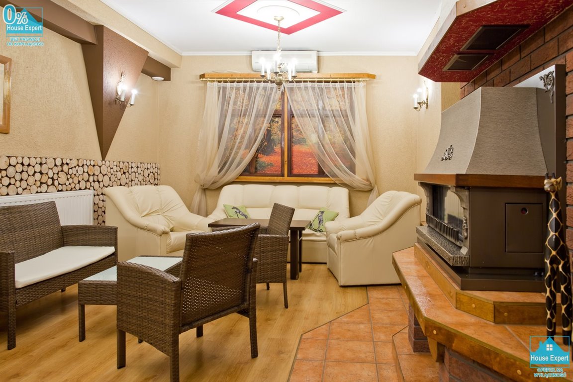 Hotel z widokiem na deptak, 30 pokoi, spa i parking Krynica-Zdrój  1 570m2 Foto 1