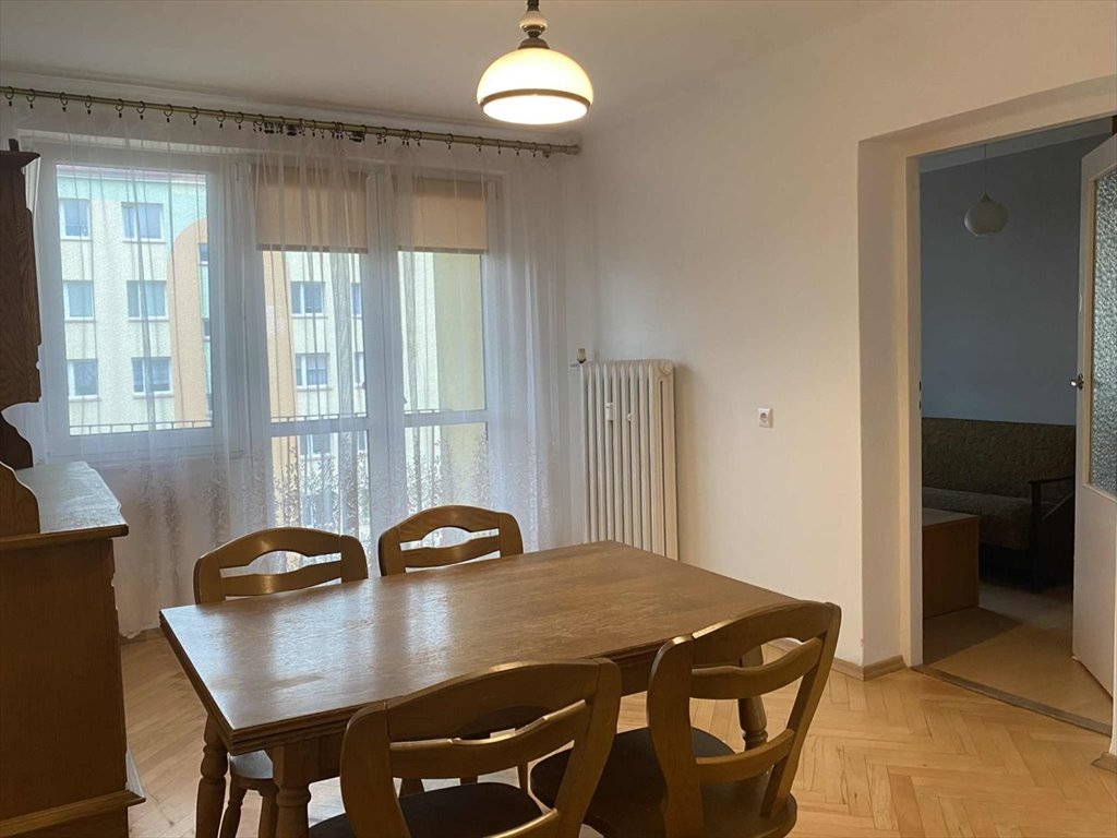 Mieszkanie czteropokojowe  na wynajem Poddębice  57m2 Foto 1