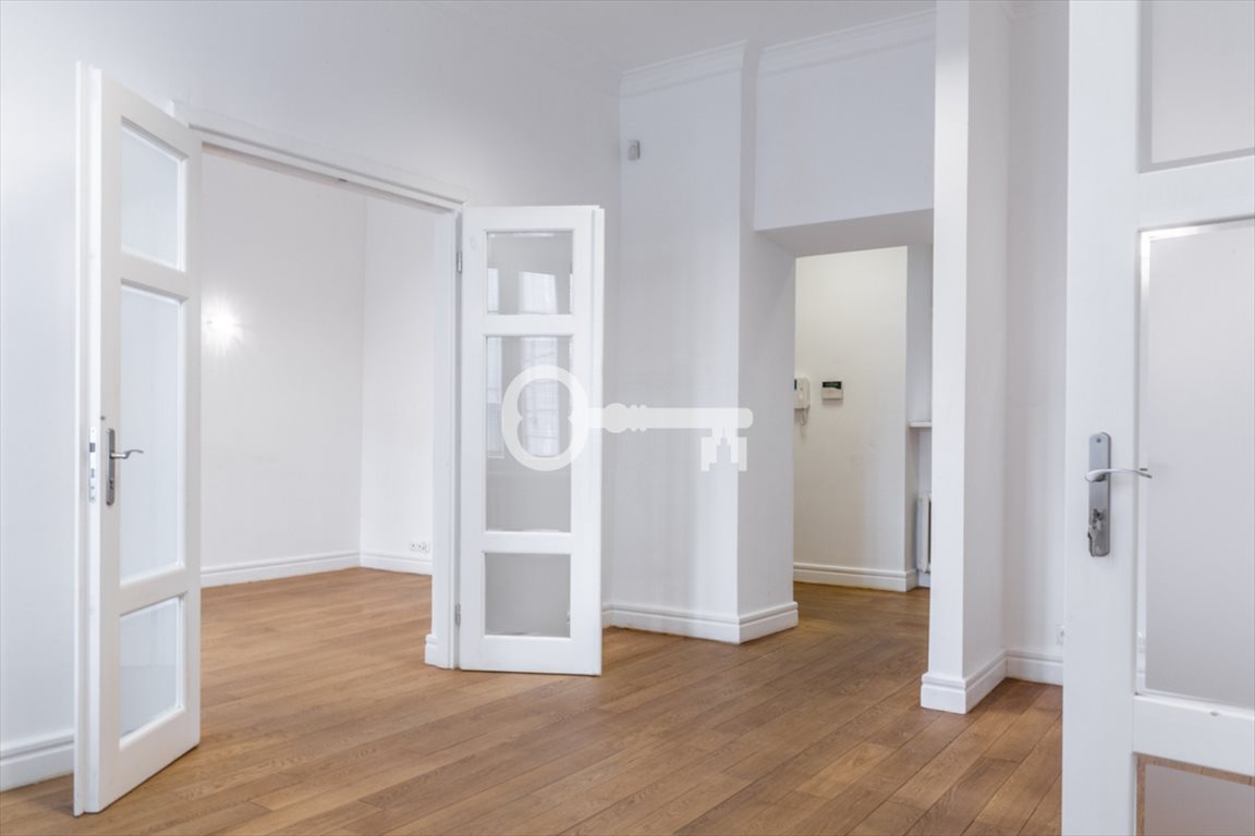 Eleganckie biuro w odrestaurowanej kamienicy, 5 pokoi, prestiżowa lokalizacja Warszawa, Śródmieście, Wspólna  162m2 Foto 1