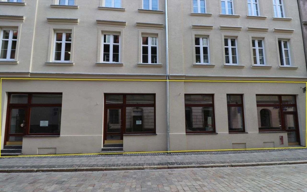 Przestronny lokal 350 m² z dużymi witrynami i możliwością sprzedaży alkoholu Poznań, ul. Wielka 23  350m2 Foto 1