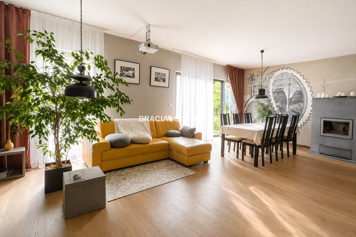 Sprzedam luksusowy bliźniak 105 m² z sauną i ogrodem Zielonki, Krakowskie Przedmieście  106m2 Foto 1