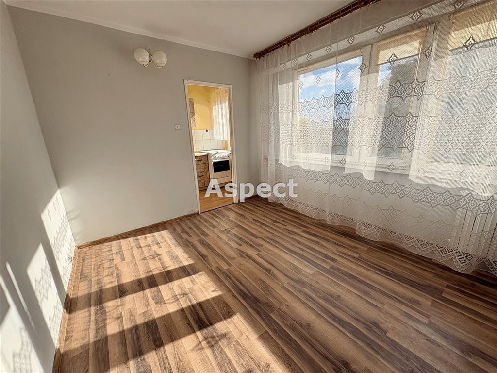 Dwupokojowe mieszkanie z potencjałem, jasne i ciche Żychlin  33m2 Foto 1