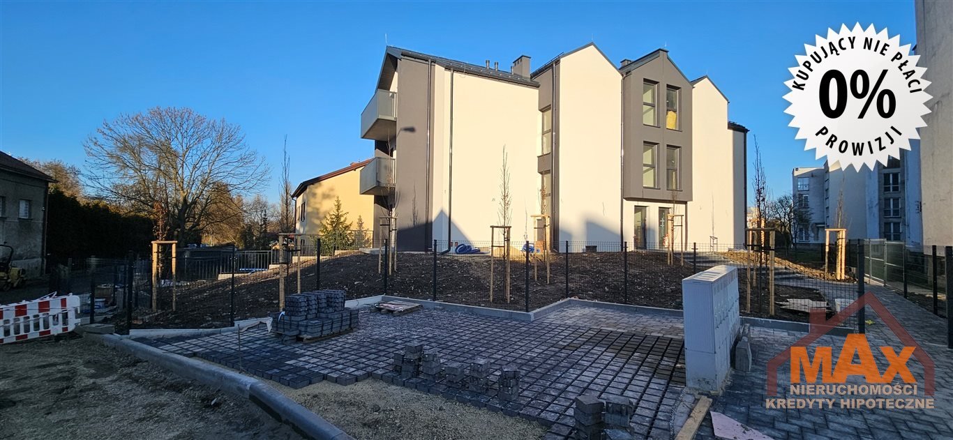 Nowoczesny dom 297 m2 z ogródkiem, garażem i 9 pokojami Tychy, B  298m2 Foto 1