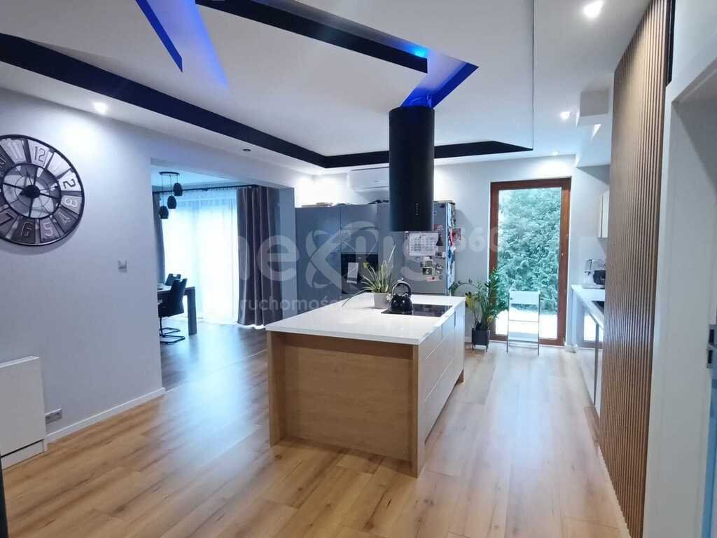 Piękny dom 212 m2 z ogrzewaniem podłogowym i fotowoltaiką Polakowice  212m2 Foto 1