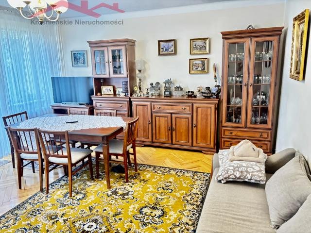 Zapraszam do obejrzenia przestronnego 4-pokojowego mieszkania z 2 balkonami i garażem Krosno, Tysiąclecia  70m2 Foto 1