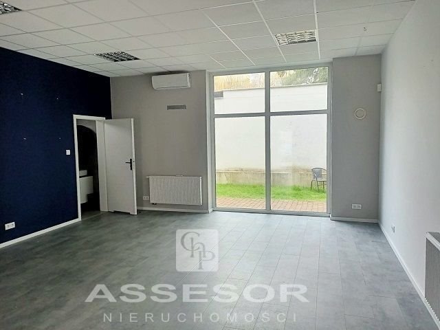 Wynajem lokalu 90 m² z osobnym wejściem i dużą salą Kalisz, Asnyka  90m2 Foto 1