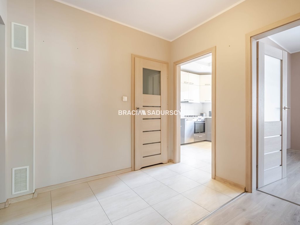 Przestronne 2 pok. po remoncie z piwnicą i pełnym wyposażeniem Kraków, Nowa Huta, os. Ogrodowe  45m2 Foto 1