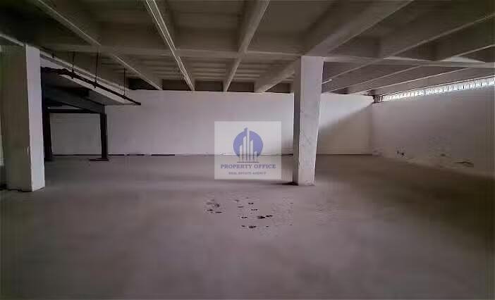 Magazyn 170 m2 z rampą i dźwigiem w Wawrze Warszawa, Wawer, Włókiennicza  170m2 Foto 1