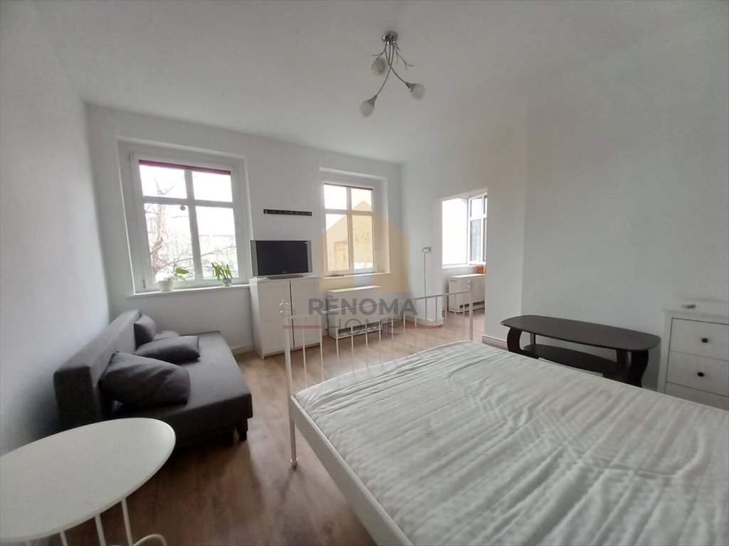 Przestronna kawalerka 35 m² z nowymi instalacjami i wyposażeniem Świdnica  35m2 Foto 1