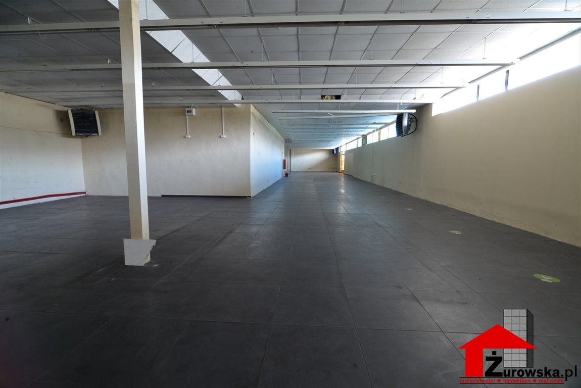 Budynek usługowy 500 m² z parkingiem (Leśnica): Leśnica