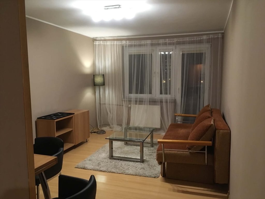 Zapraszam do obejrzenia 2-pokojowego mieszkania z balkonem i komórką Zduńska Wola, Południe  40m2 Foto 1