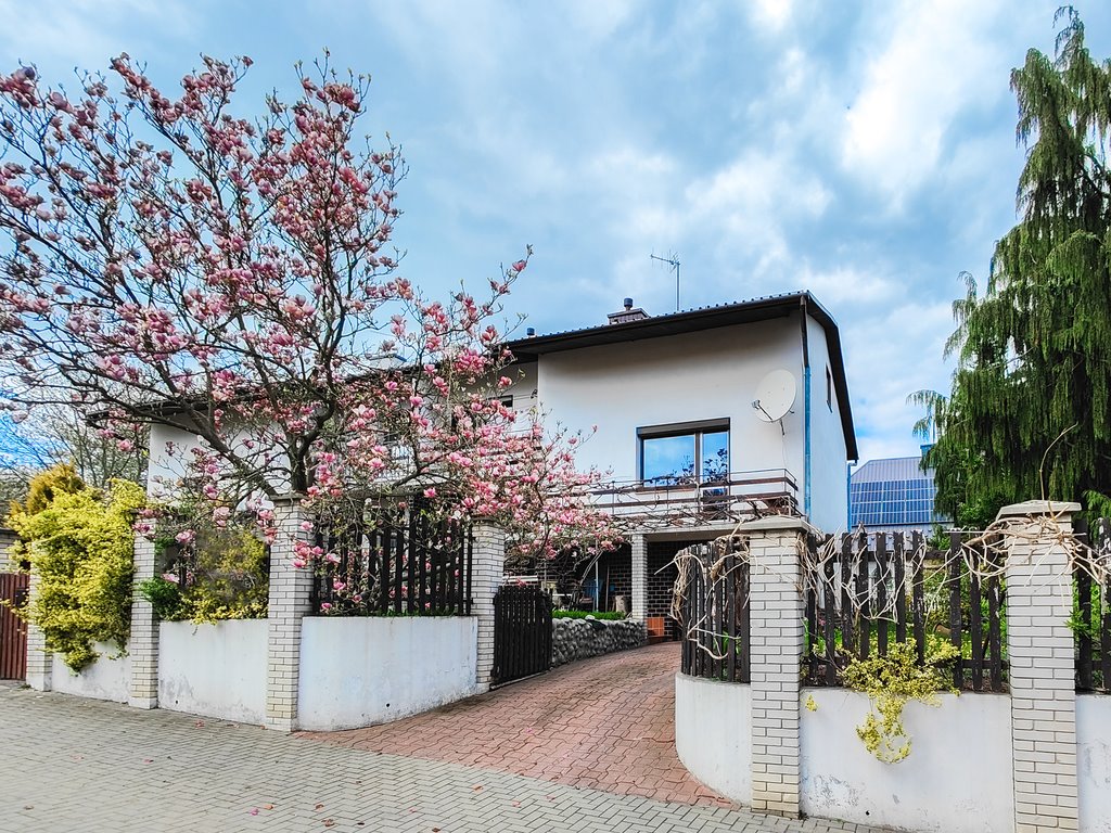 Przestronny dom bliźniak z ogrodem, 7 pokoi, do remontu Rzeszów, Strzyżowska  142m2 Foto 1