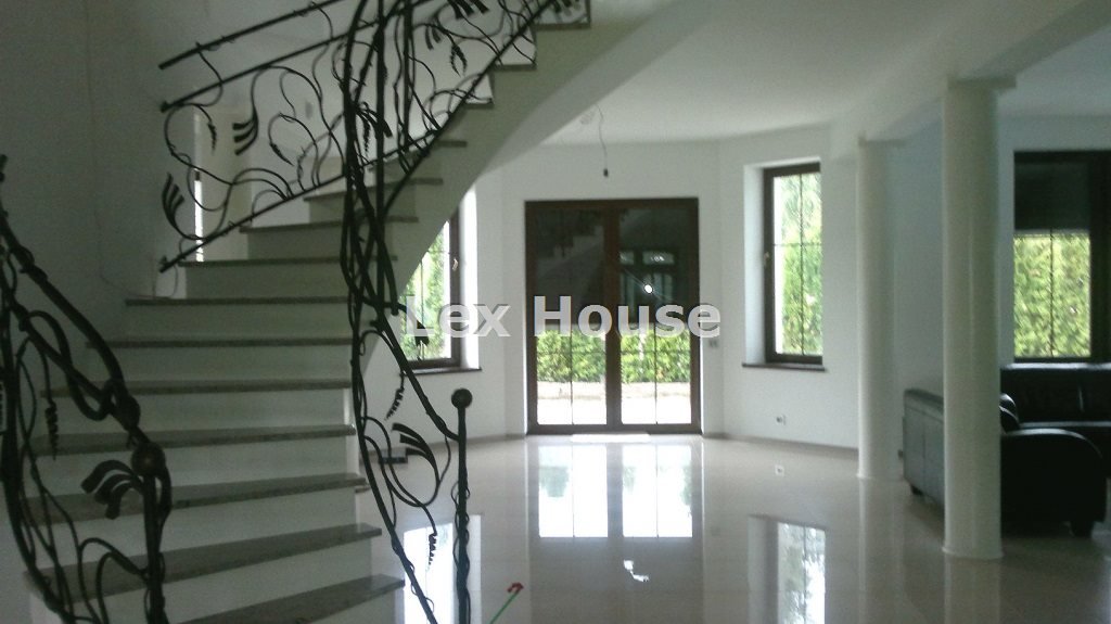 Ekskluzywny dom 400 m2 z basenem i wysokim standardem Strachocin  400m2 Foto 1