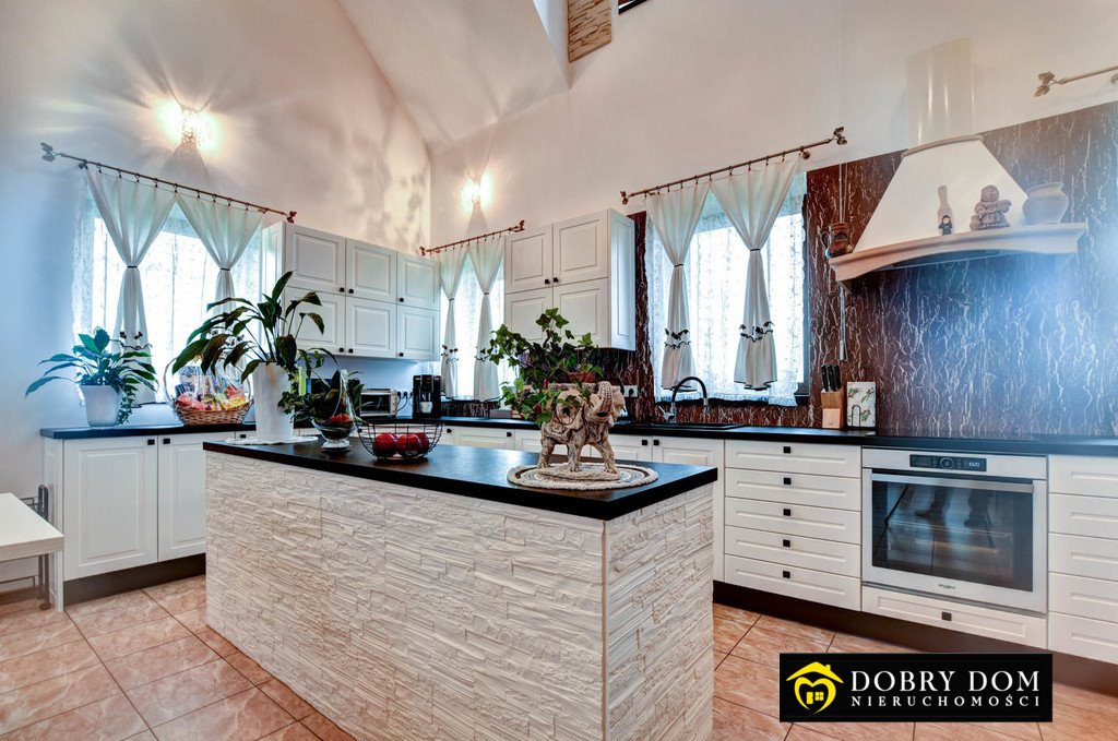 Nowoczesny dom 245 m2 z sauną i garażem w Brończanach Brończany  245m2 Foto 1