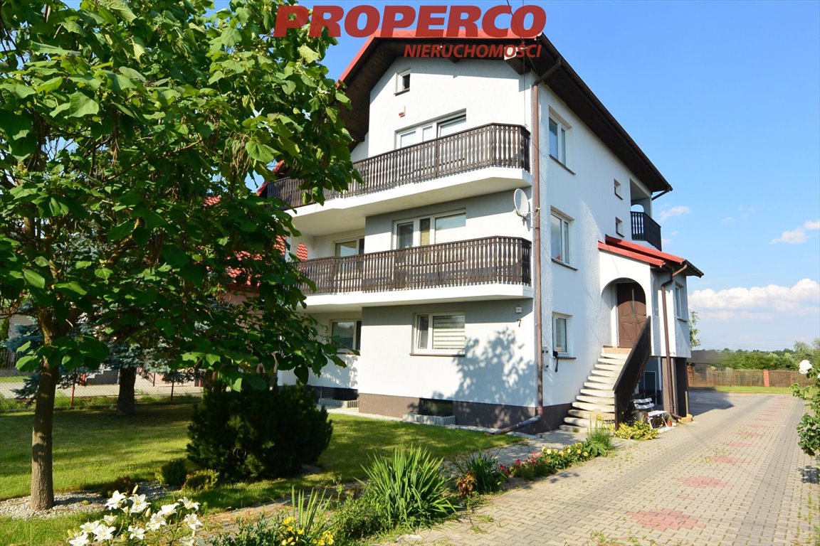 Zapraszam do obejrzenia przestronnego domu 280 m² z osobnymi wejściami i ogrodem Brzeziny  280m2 Foto 1