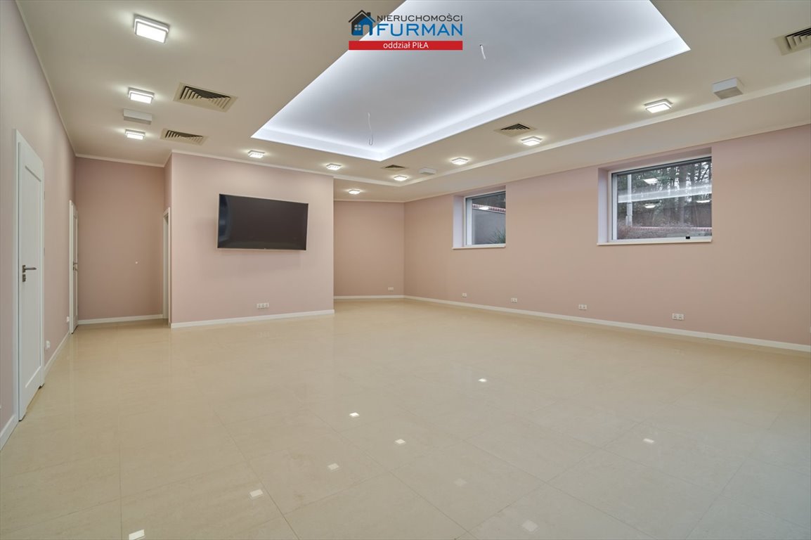 Lokal usługowy 131 m2 z recepcją i dużą salą w Pile Piła, Staszyce  131m2 Foto 1