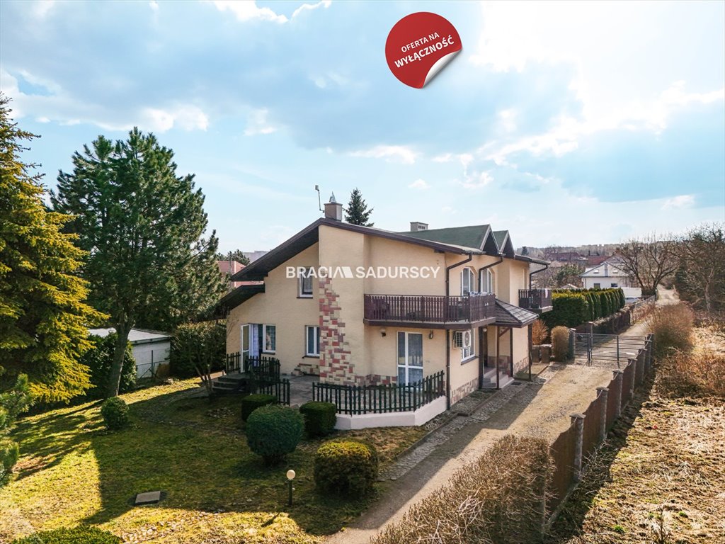 Dwurodzinny dom z ogrodem, garażem i potencjałem inwestycyjnym Kraków, Bieżanów-Prokocim, Bieżanów, Młodzieży  315m2 Foto 1