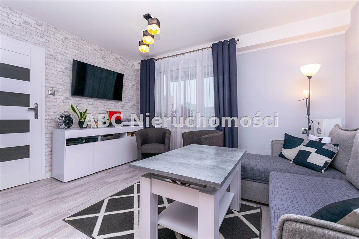 Dwupokojowe mieszkanie w centrum Piły z balkonem i piwnicą Piła, Śródmieście  44m2 Foto 1