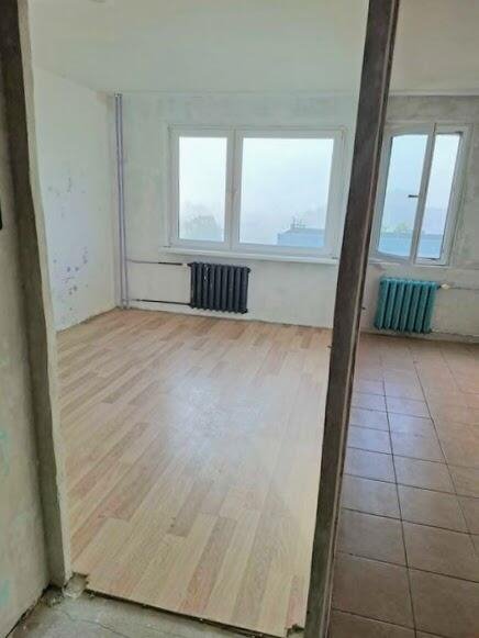 Przestronne 2 pokoje z balkonem do remontu w Tychach Tychy, O, al. Marszałka J. Piłsudskiego  47m2 Foto 1